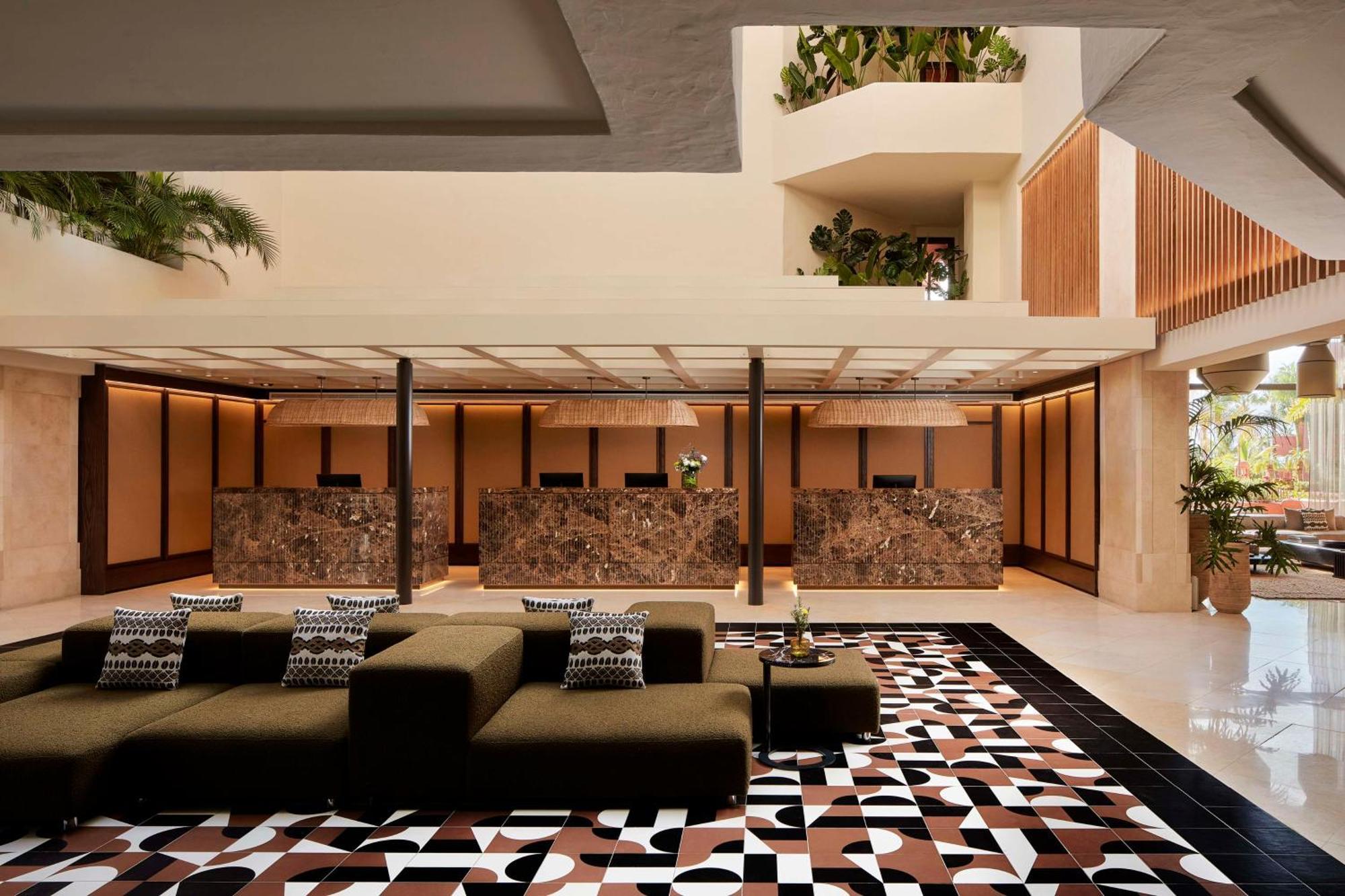 Hotel Tivoli La Caleta 5*